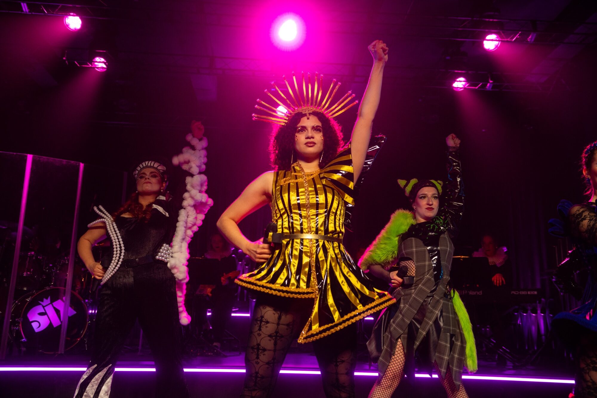 TOP 6 ŻON HENRYKA VIII – wstępne wrażenia po musicalu SIX w Teatrze Dialogu